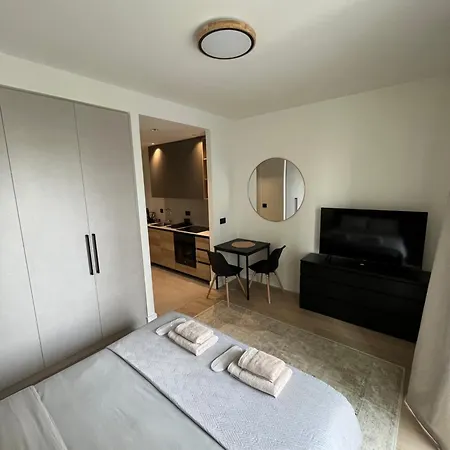 Bw407 With Parking Apartment *